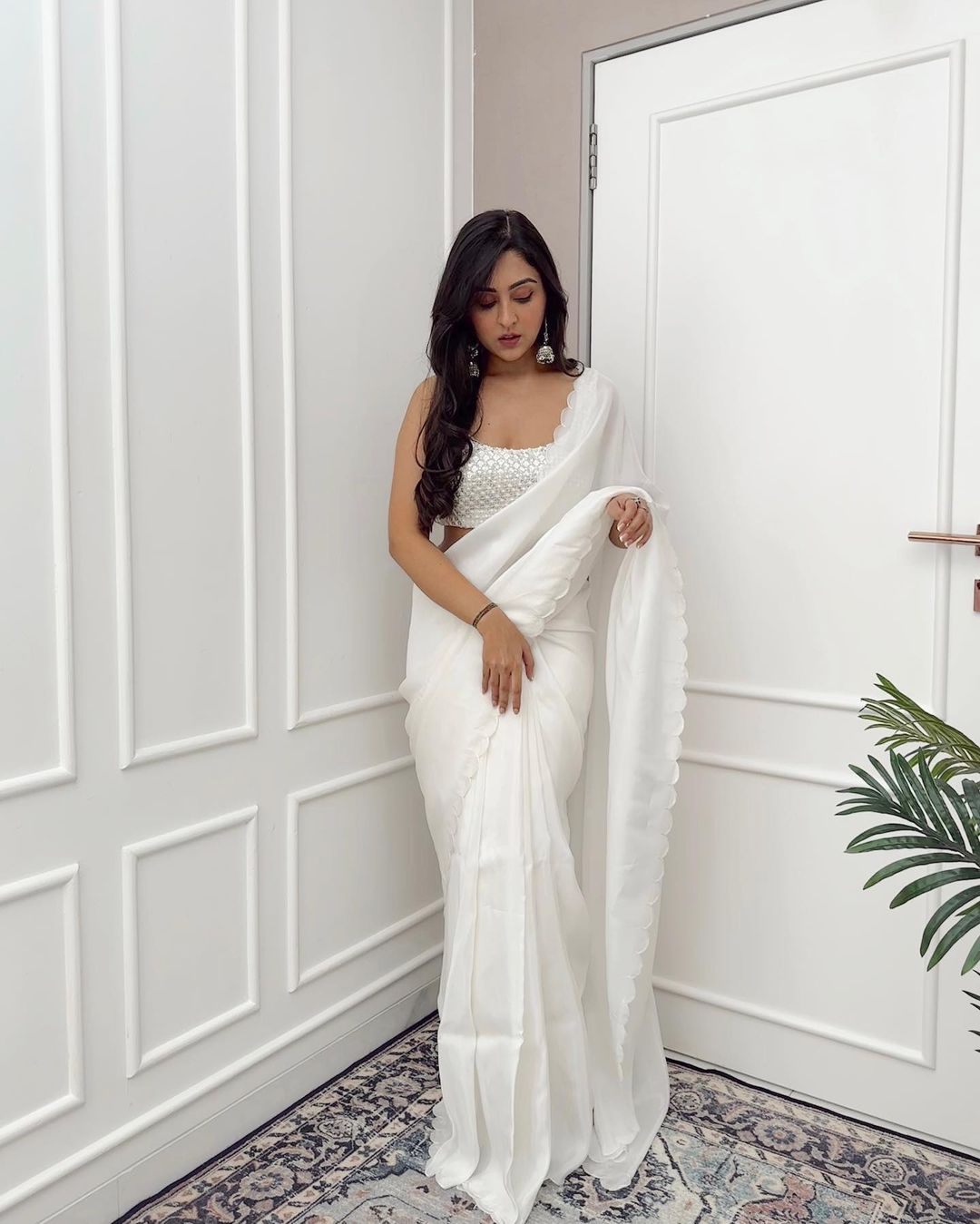 1 MIN READY TO WEAR WHITE PURE SOFT SILK WITH STITCHED BLOUSE