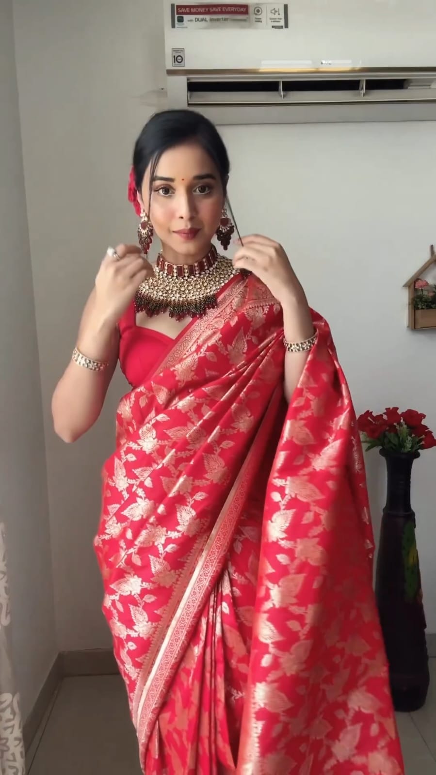 1 MIN READY TO WEAR SAREE IN SOFT LICHI SILK WITH BLOUSE