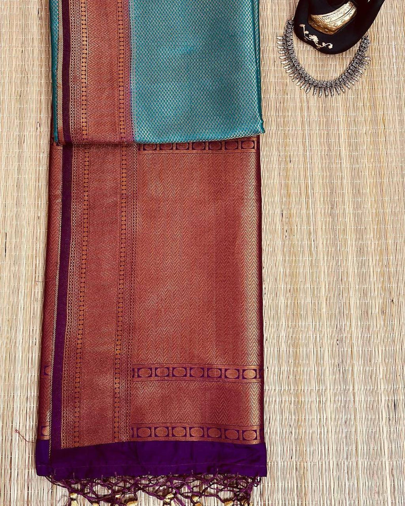 RAMA COLOR SAREE WITH MAROON BORDER COPPER ZARI WEAVING WITH MAROON BROCADE BLOUSE