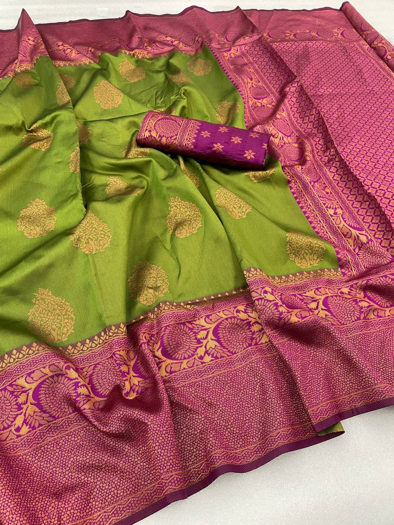 Pure Banarasi Silk Saree In Green Color With Copper Zari Border Pattu